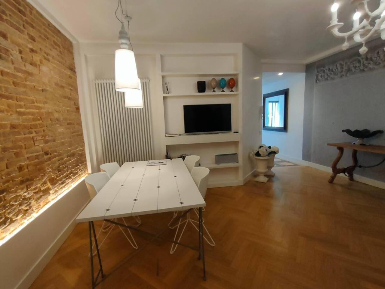 La Grande Bellezza Deluxe House Apartment เวนิส ภายนอก รูปภาพ