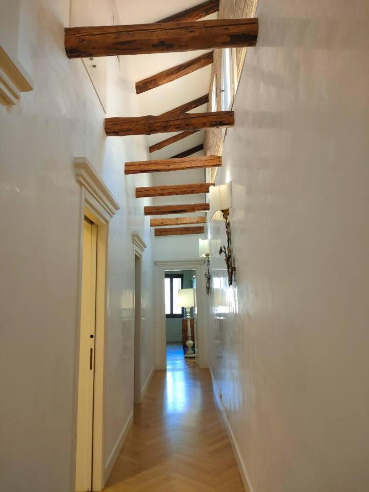 La Grande Bellezza Deluxe House Apartment เวนิส ภายนอก รูปภาพ