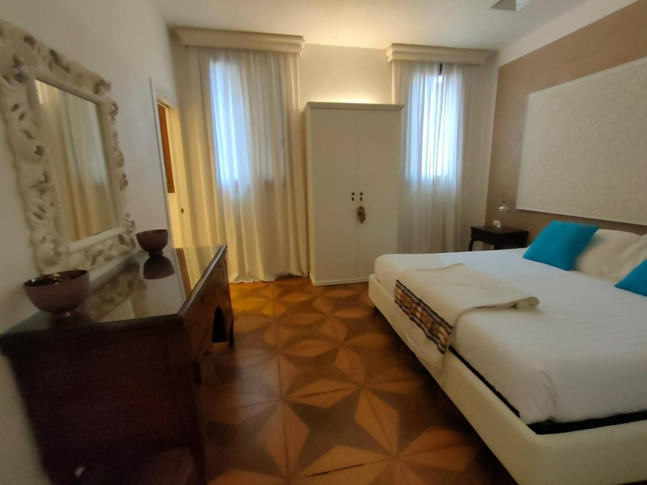 La Grande Bellezza Deluxe House Apartment เวนิส ภายนอก รูปภาพ