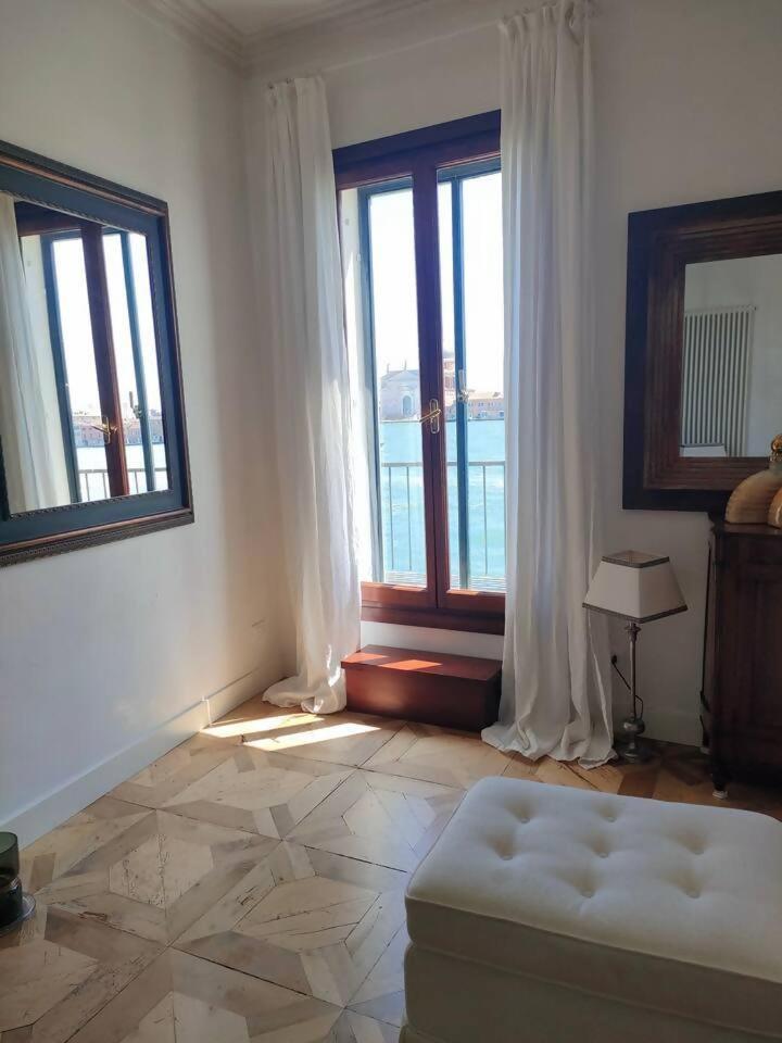 La Grande Bellezza Deluxe House Apartment เวนิส ภายนอก รูปภาพ