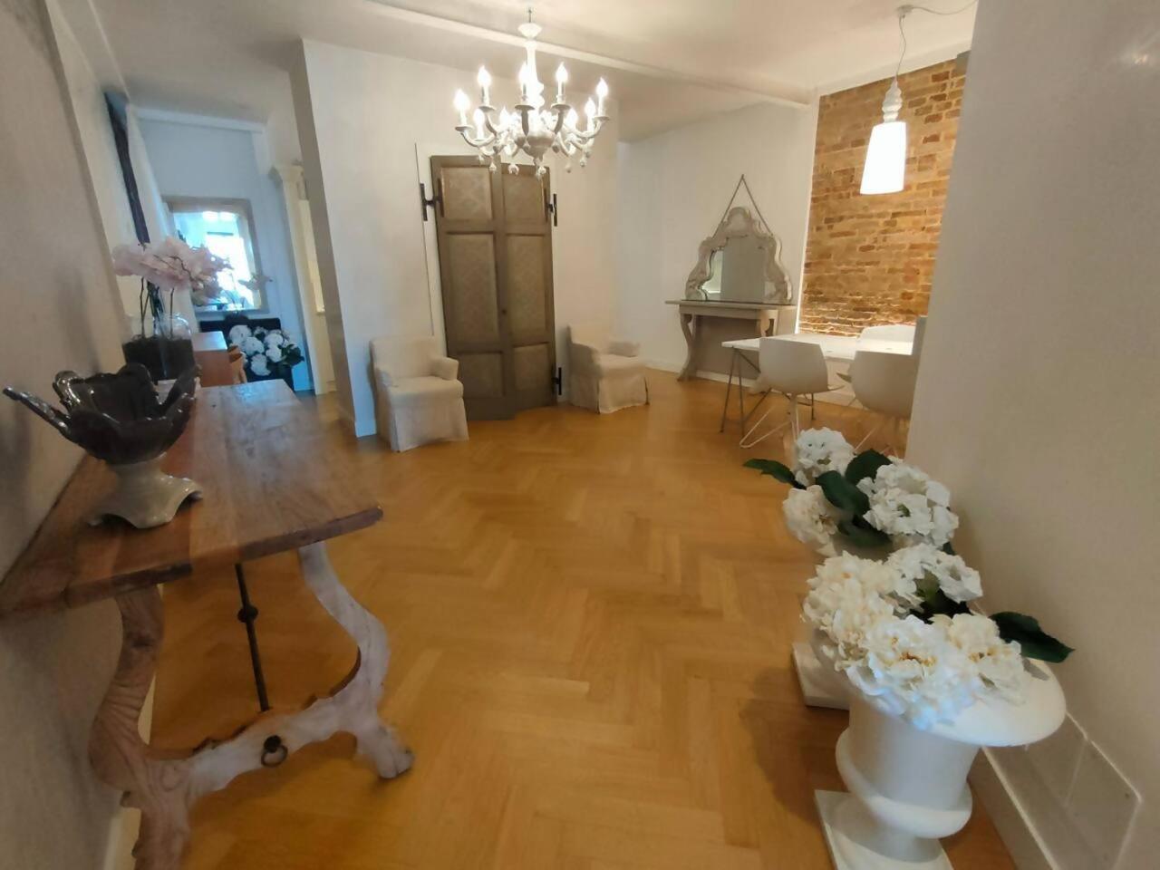 La Grande Bellezza Deluxe House Apartment เวนิส ภายนอก รูปภาพ